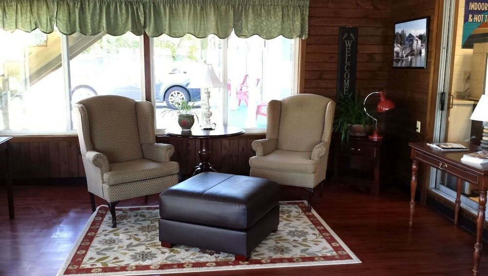 Фото Colonial Inn Ellsworth