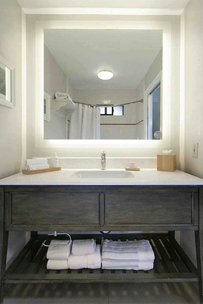 Фото Cottage Inn by The Sea