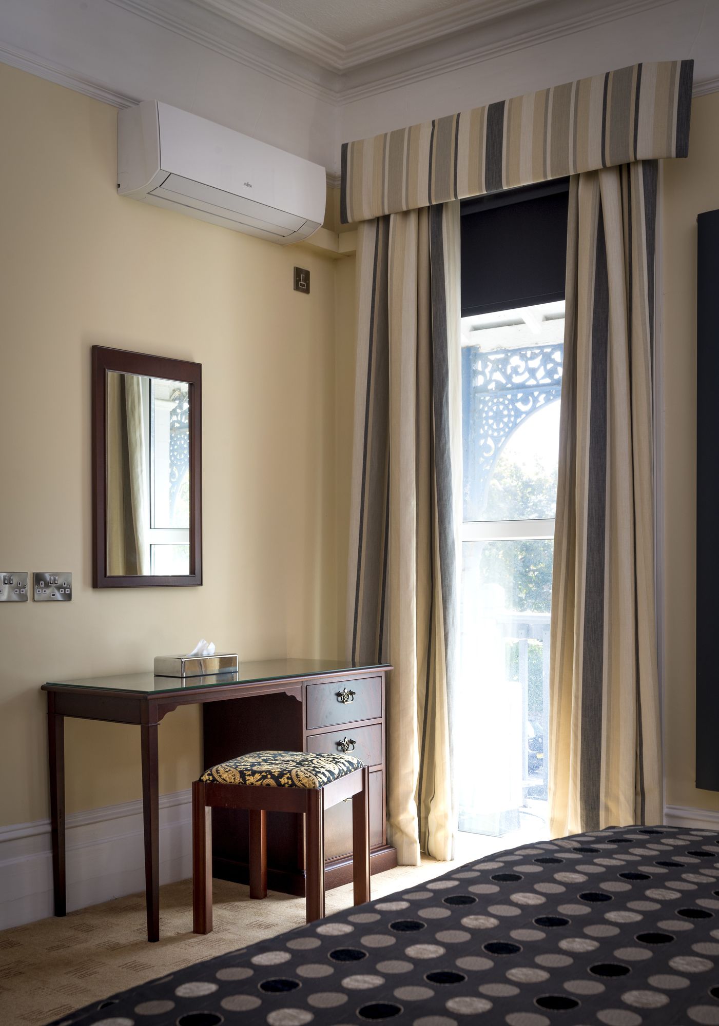 Фото The Windsor Hotel