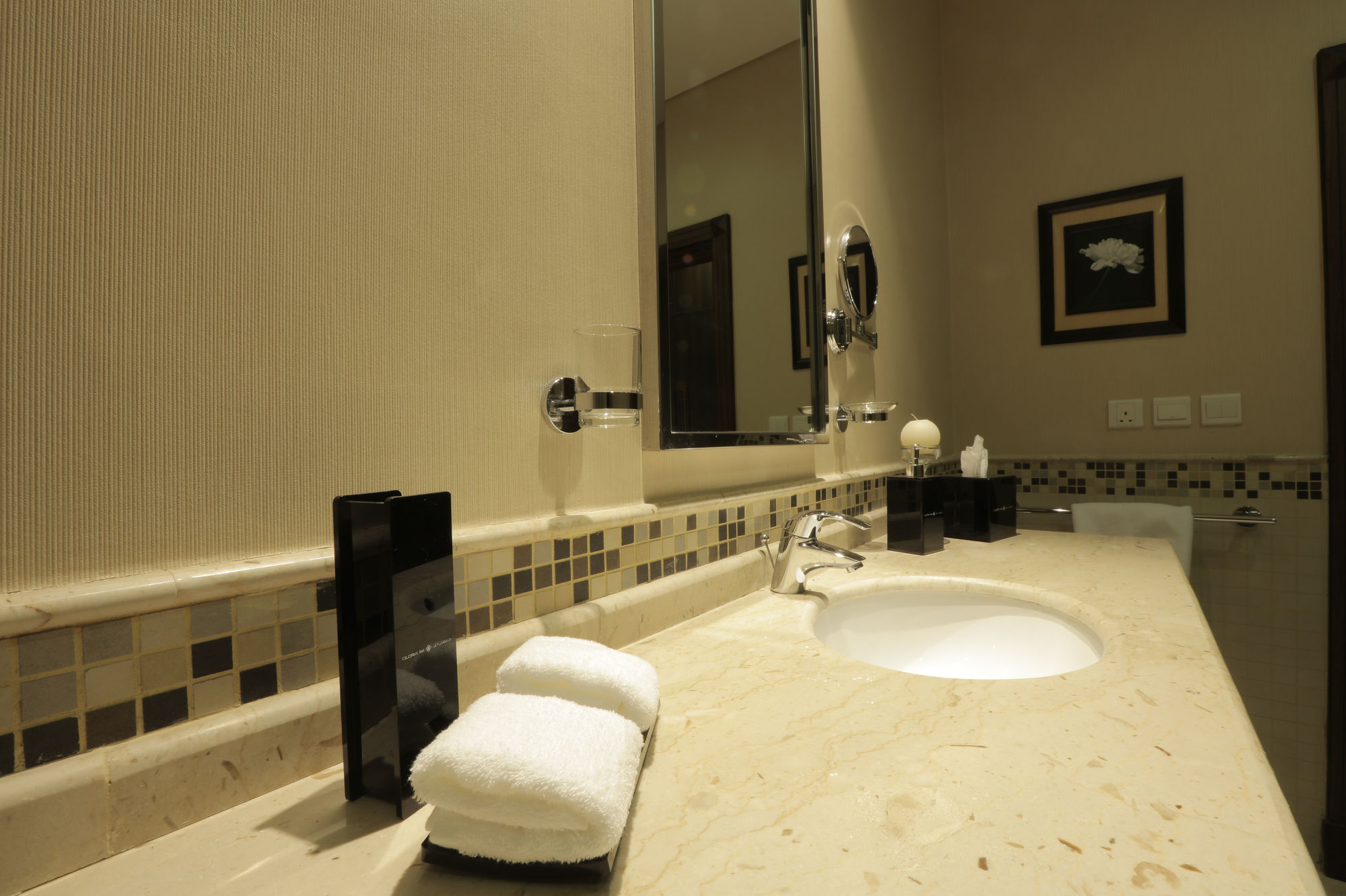 Фото Gloria Inn Hotel