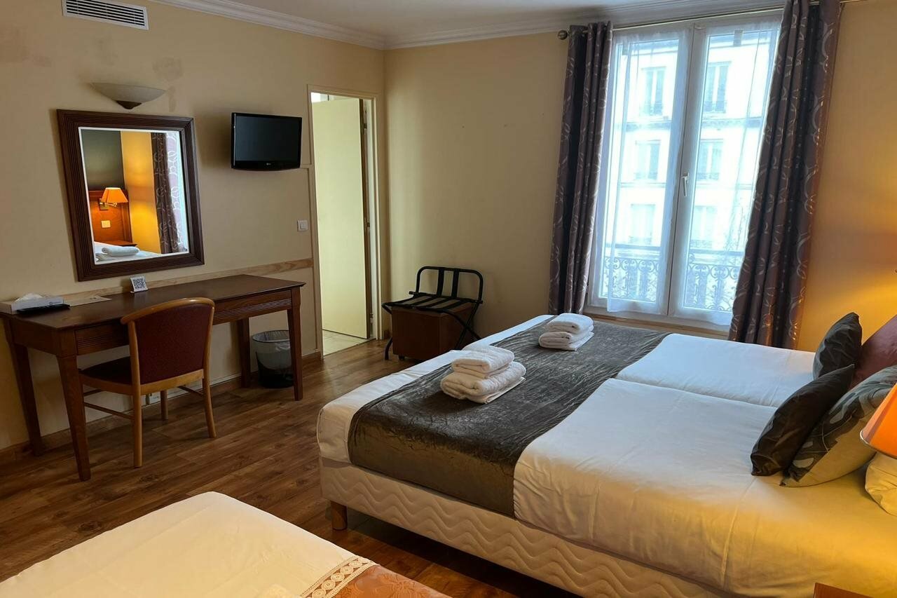 Фото 121 Paris Hotel