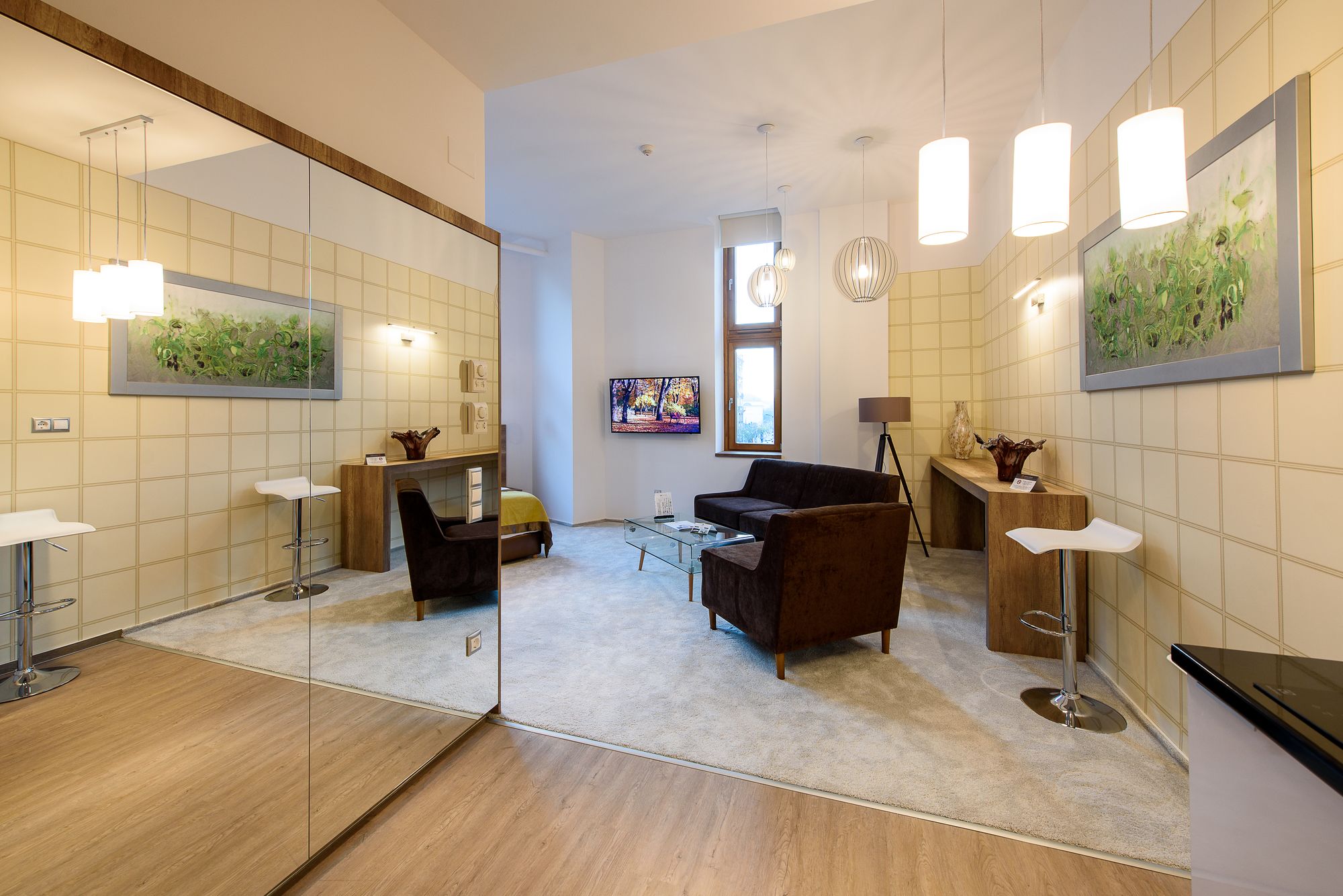 Фото Karoly Corner Residences