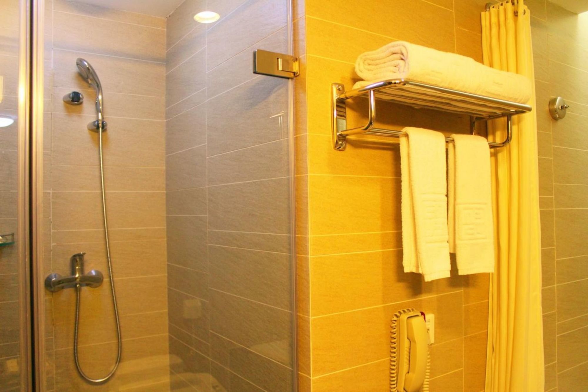 Фото Beijing Broadcasting Tower Hotel