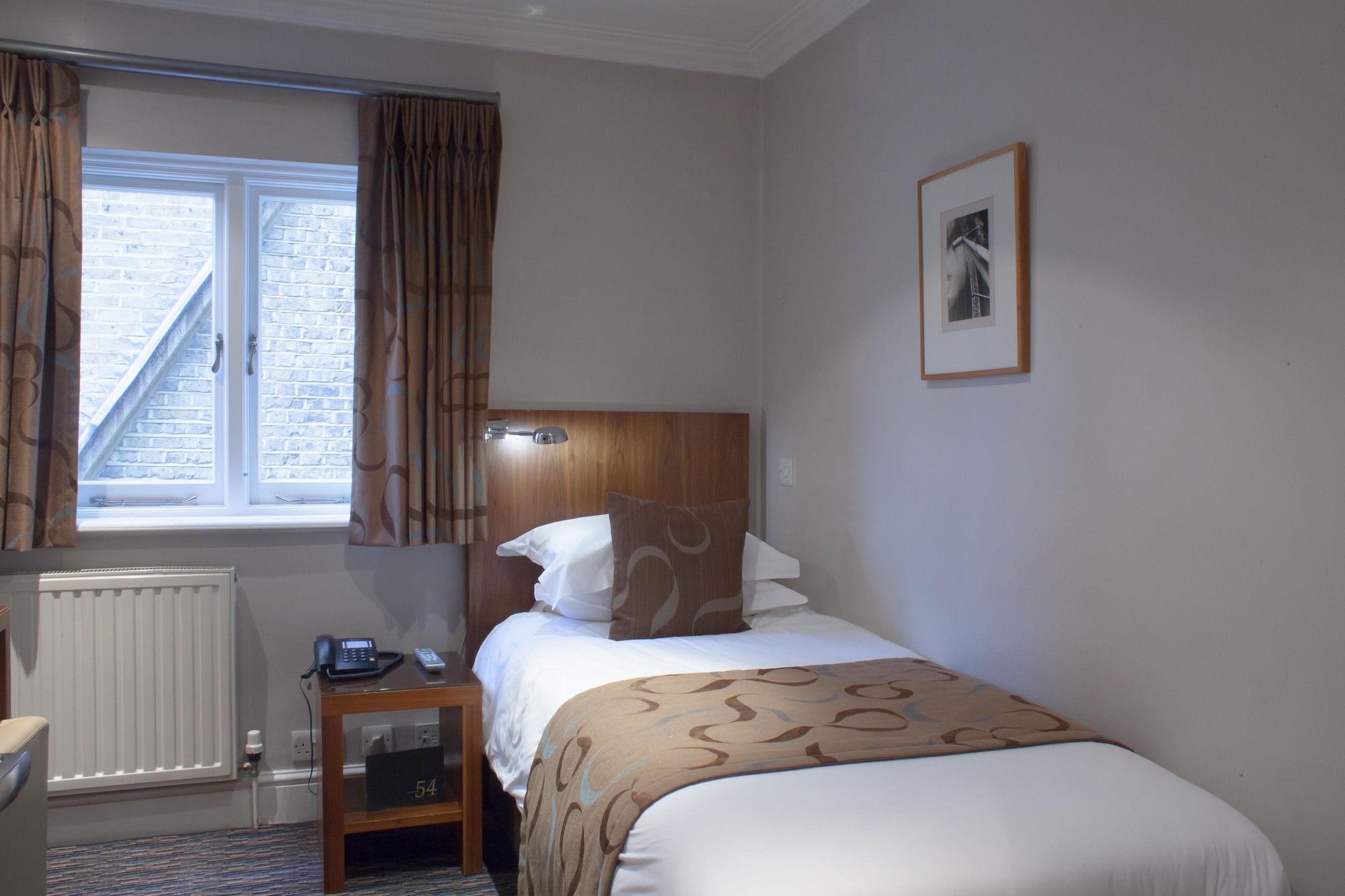 Фото 54 Queens Gate Hotel