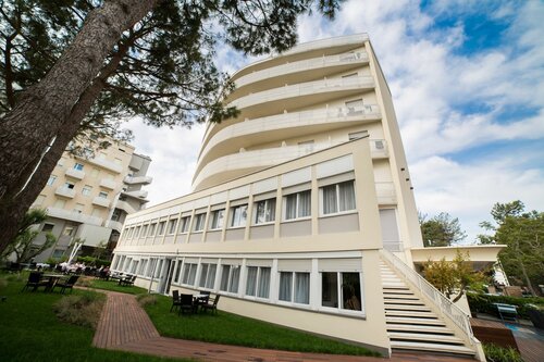 Внешний вид отеля Hotel Solemare в Червии, фото 1