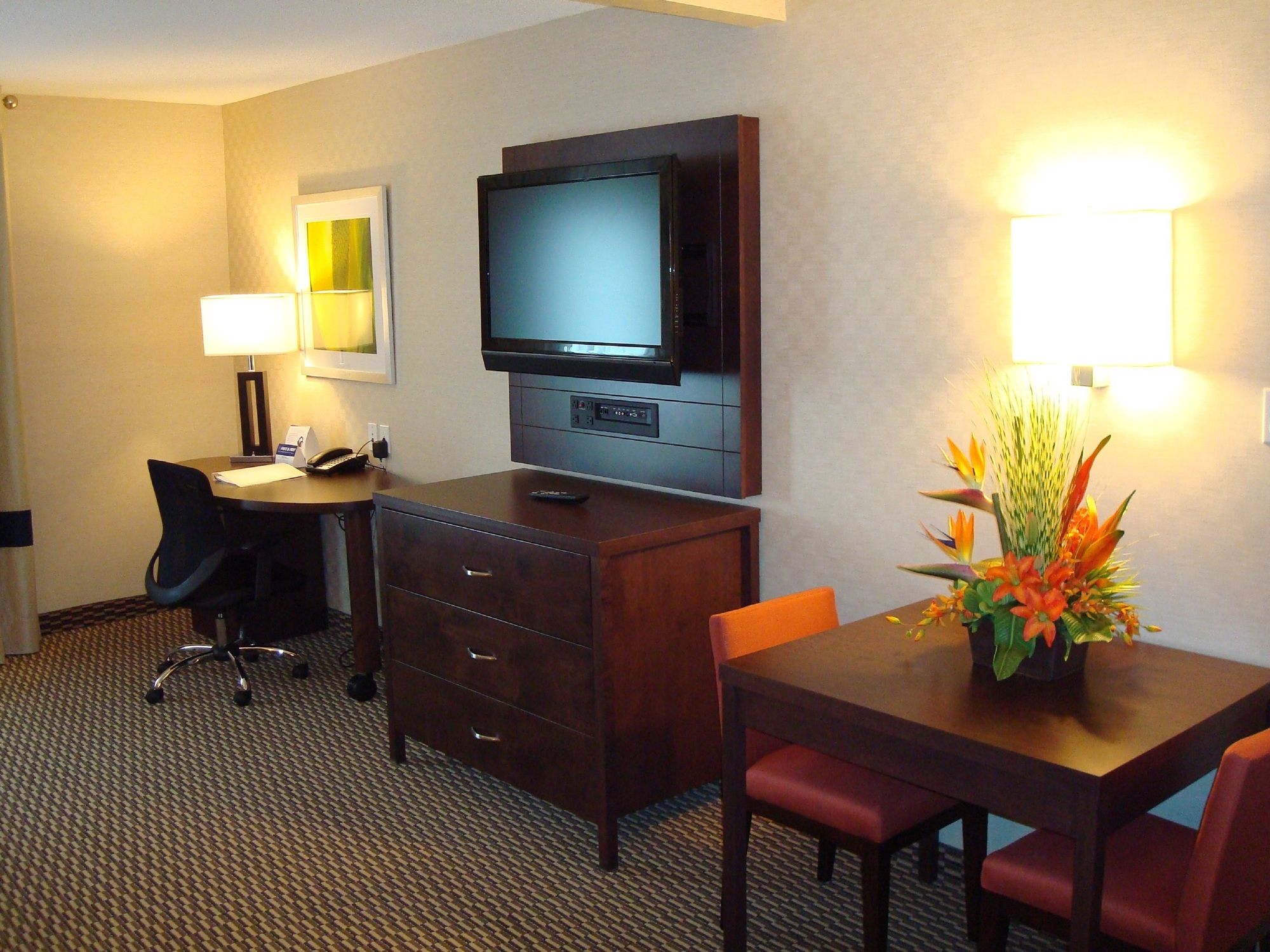 Фото Holiday Inn Express Hotel & Suites Toronto - Markham, an Ihg Hotel
