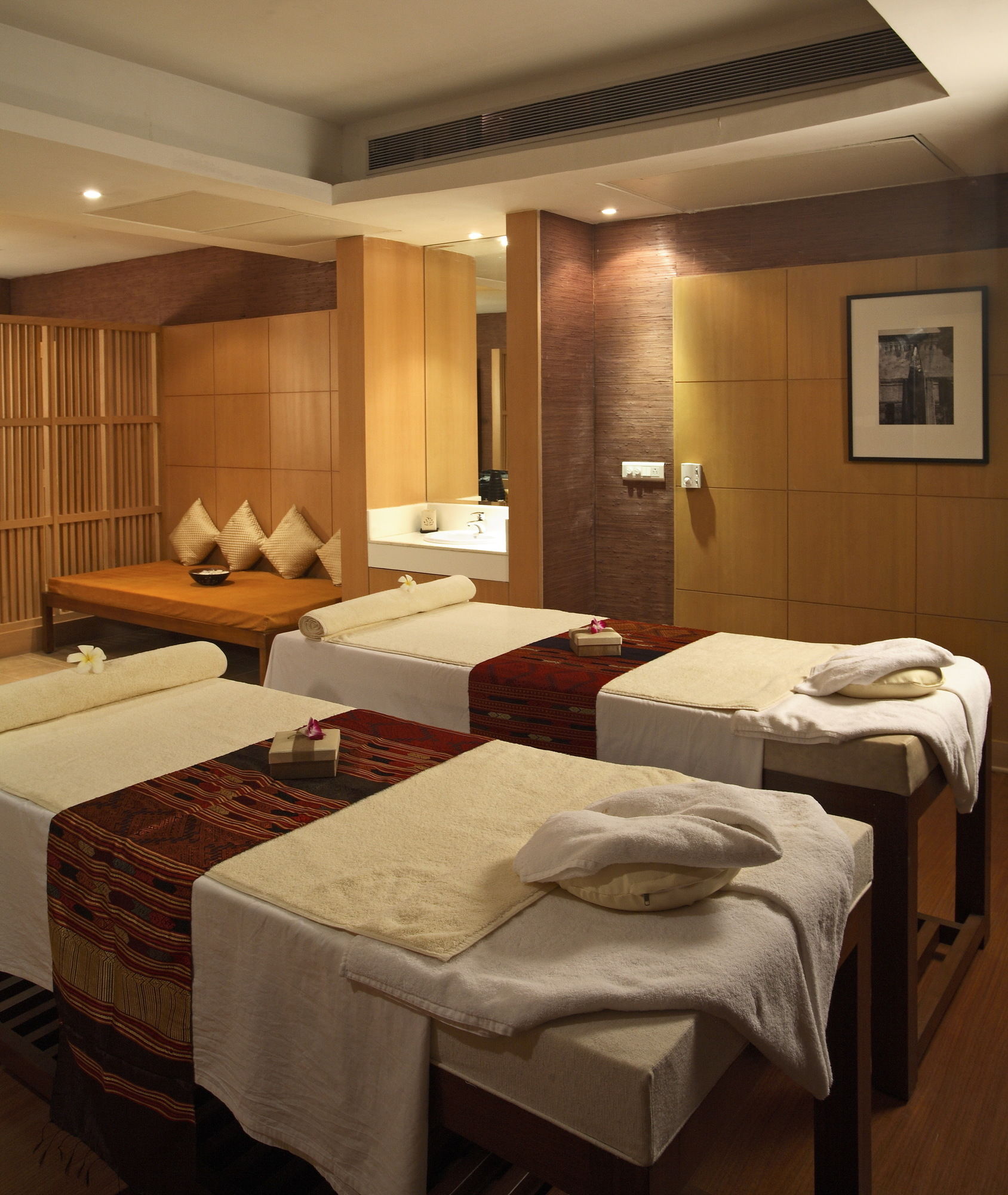 Фото Ellaa Hotel Gachibowli