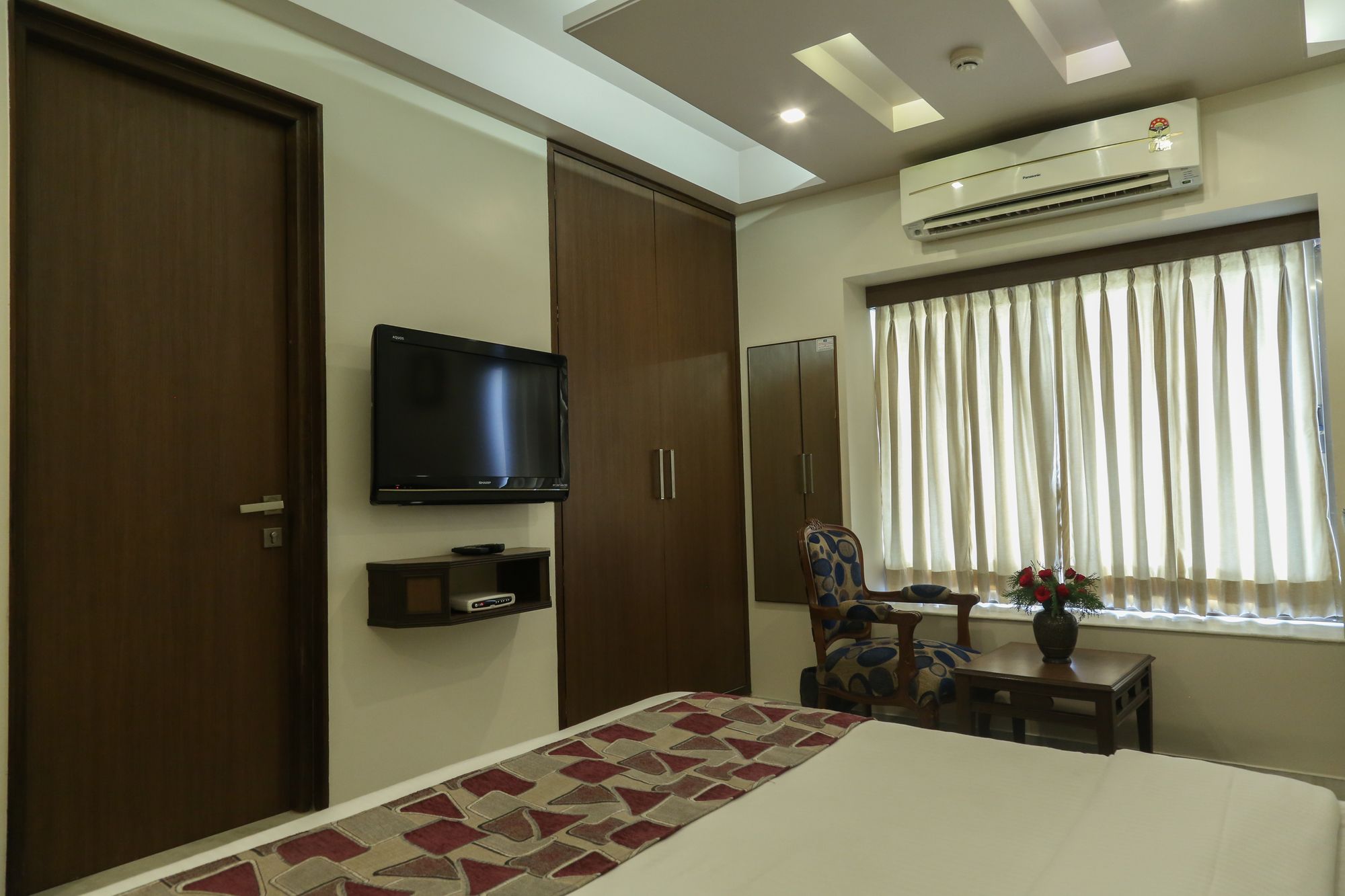 Фото The Majestic Manor