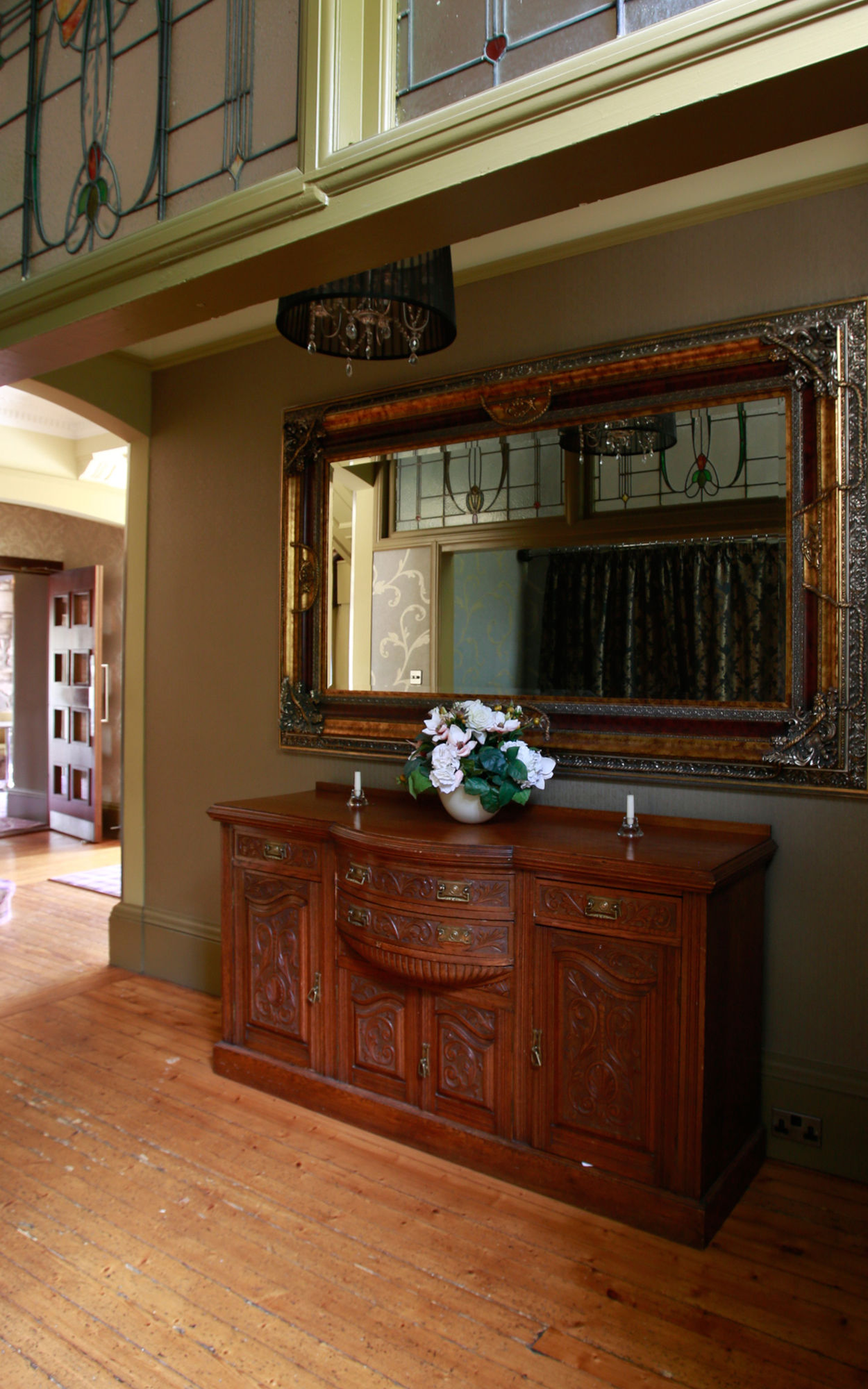 Фото The Lynnhurst Hotel