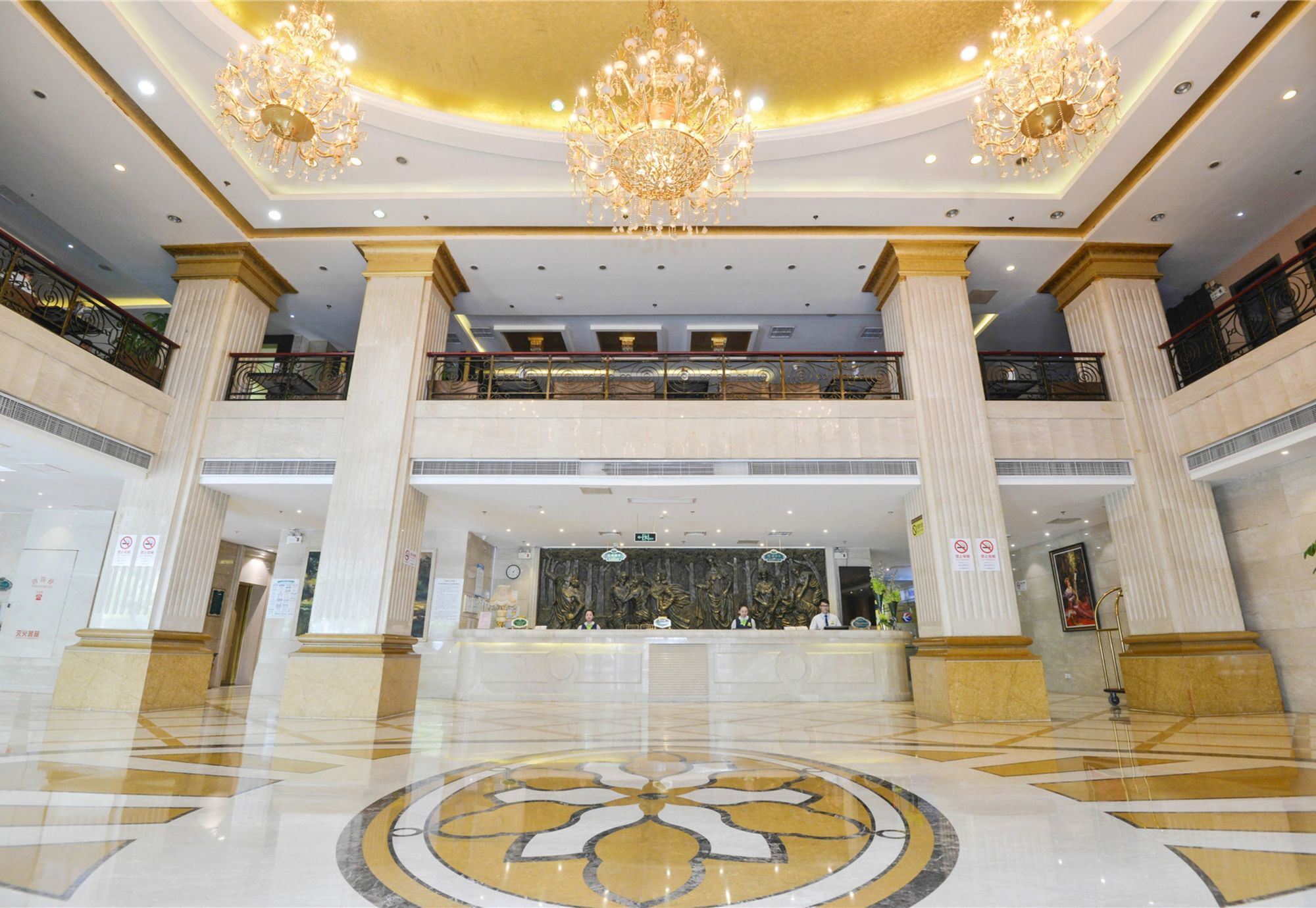 Фото отеля 2