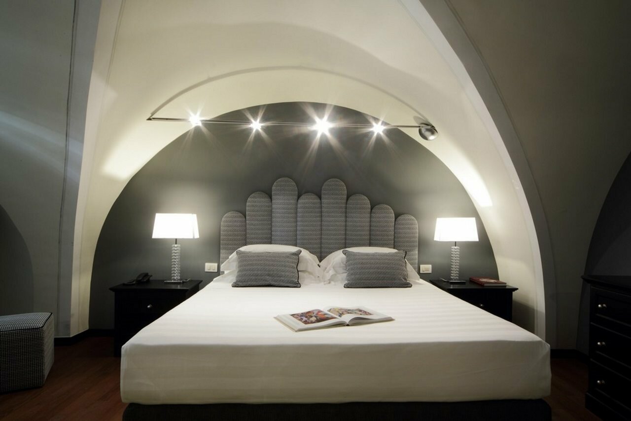 Фото The Telegraph Suites