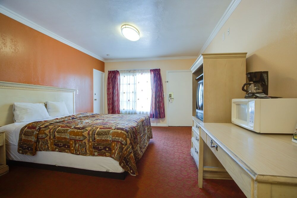 Фото Abby's Anaheimer Inn