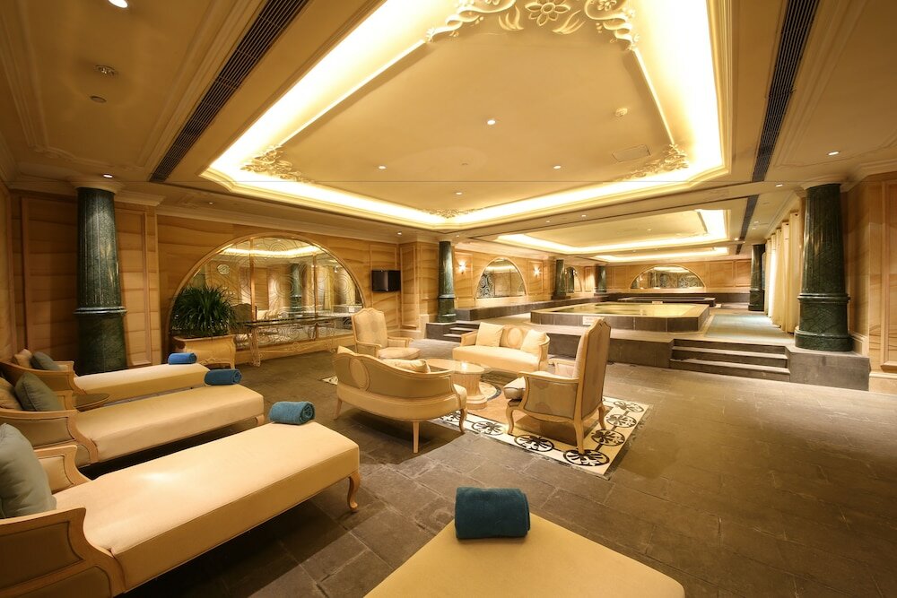 Фото Legendale Hotel Beijing