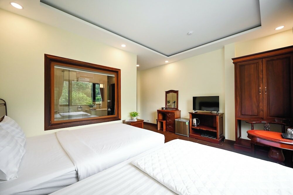 Фото Red Sun Airport Saigon Hotel