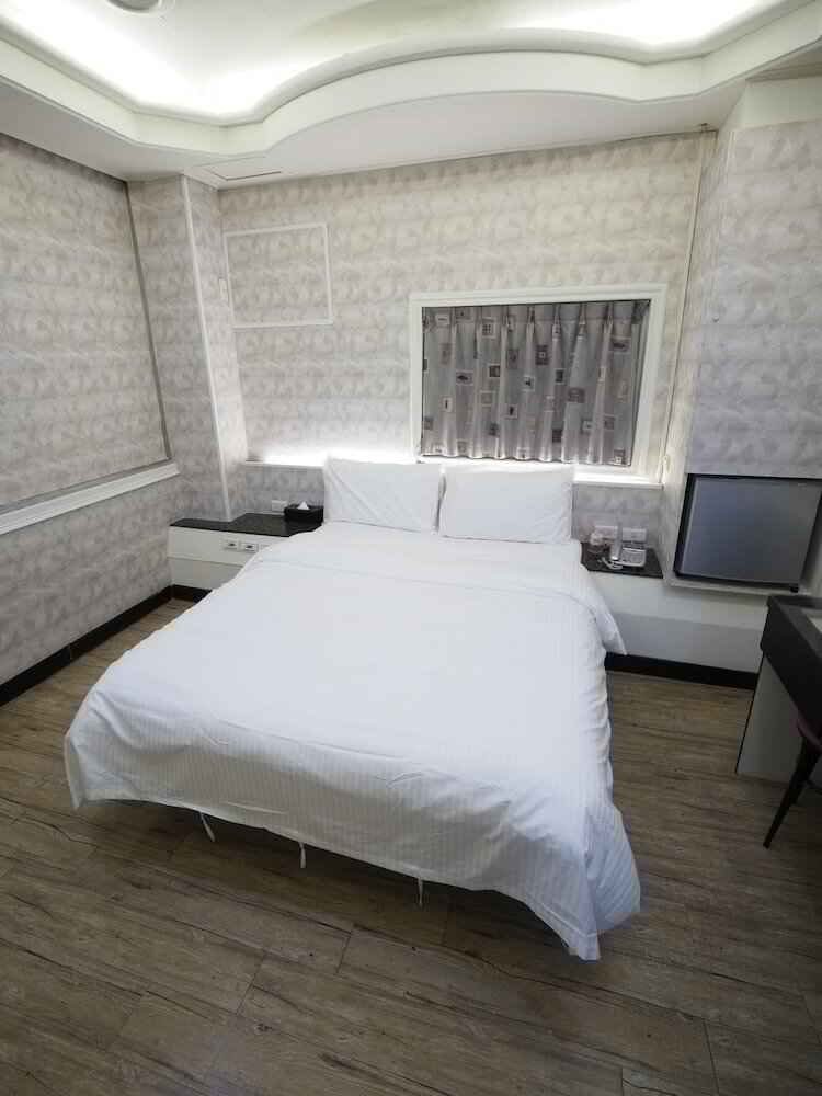 Фото HeYue Hotel