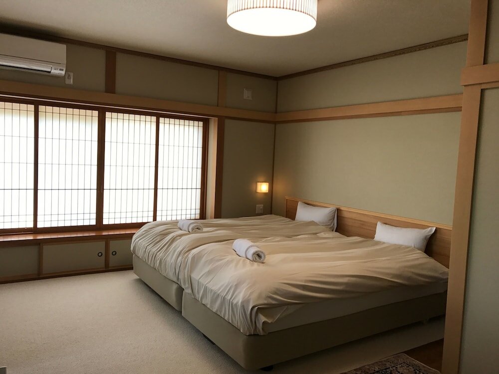 Фото Tsuru Apartments