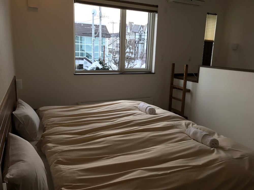 Фото Tsuru Apartments