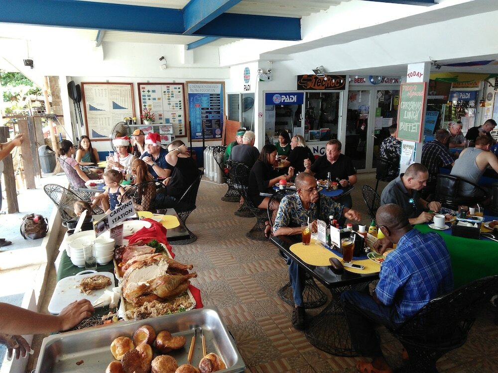 Фото Mango's Beachfront Resort