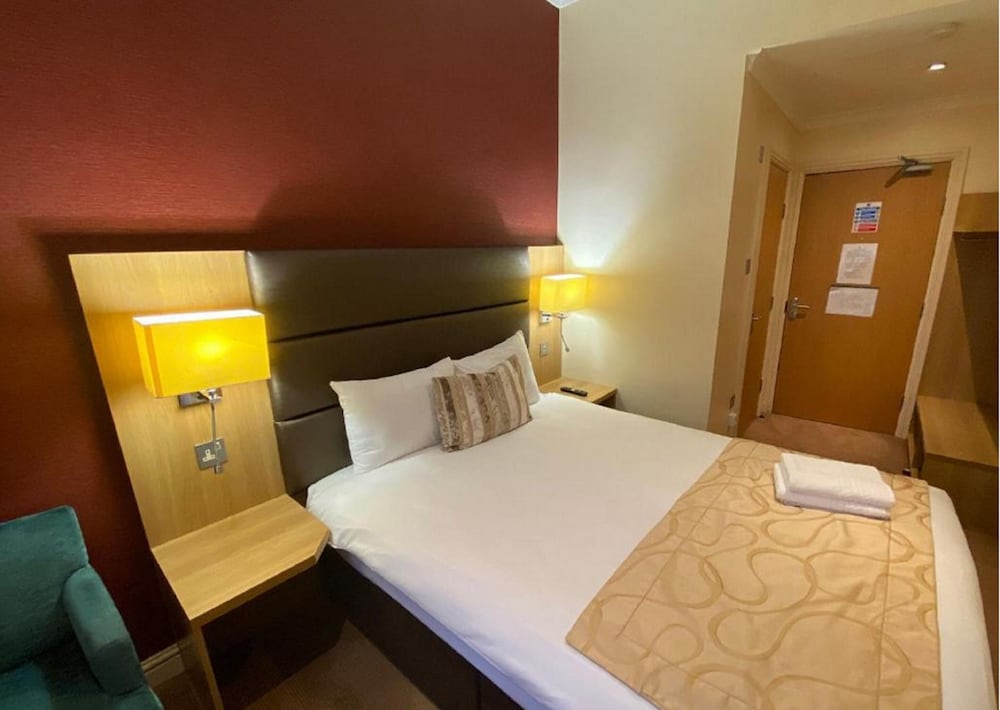 Фото Lancaster Court Hotel