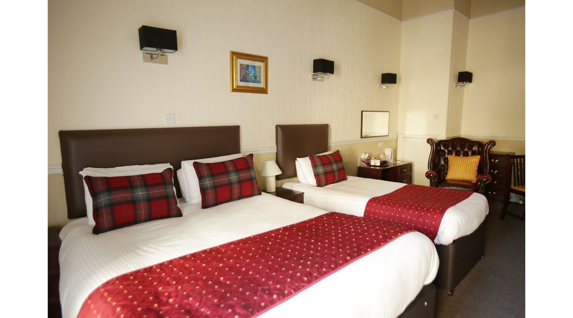 Фото Embassy Apartments