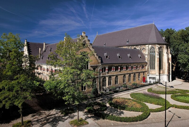 Гостиница Kruisherenhotel Maastricht в Маастрихте