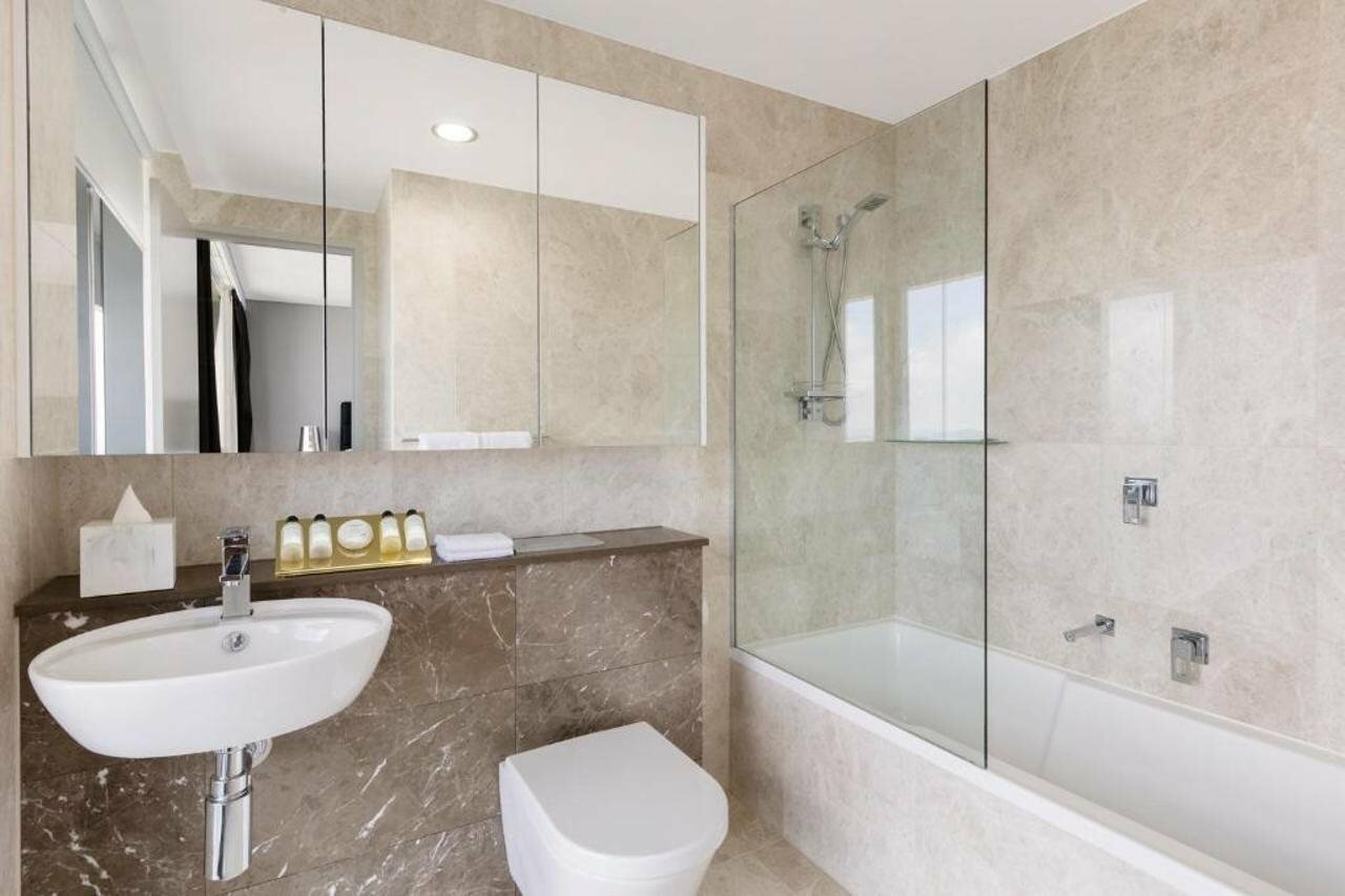 Фото Meriton Suites Herschel Street