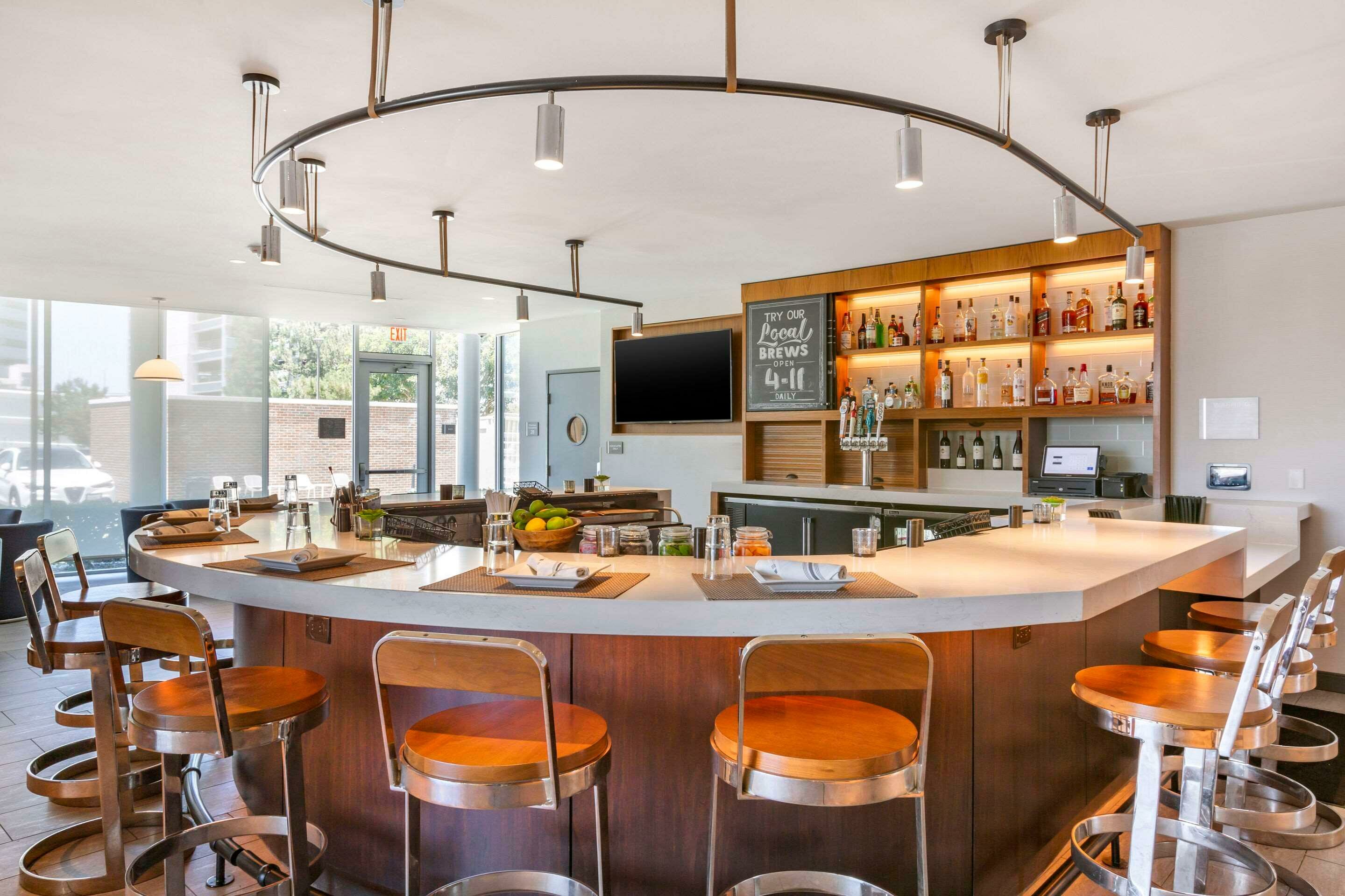 Фото Cambria Hotel Lax