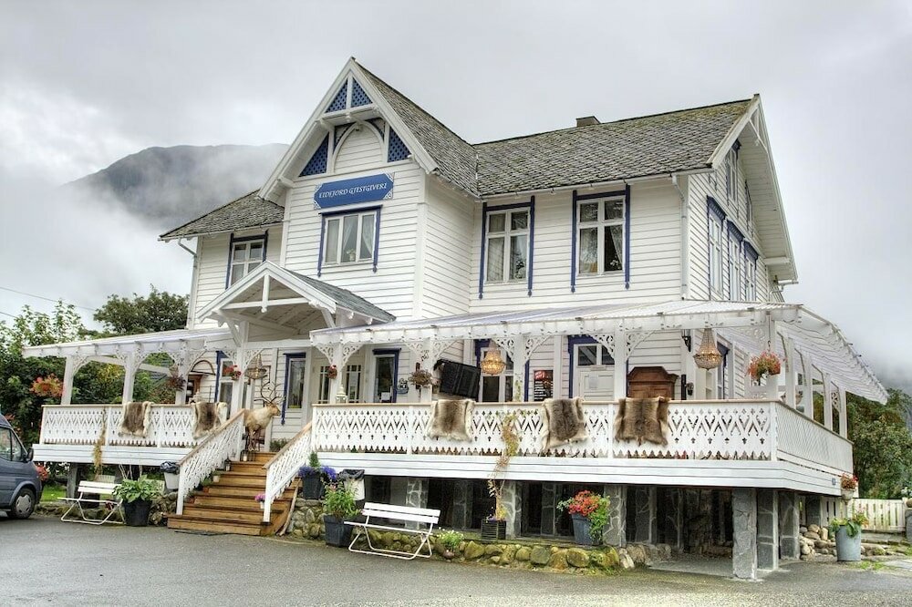 Фото отеля 1