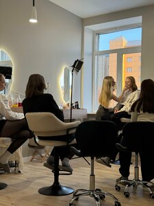 Hermoso studio (ulitsa Partizana Zheleznyaka No:6А, Krasnoyarsk), kaş ve kirpik salonu  Krasnoyarsk'tan