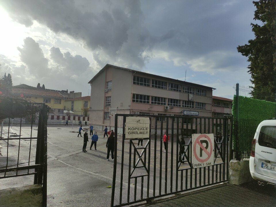 School Fevzi Cakmak Middle School, Izmir, photo