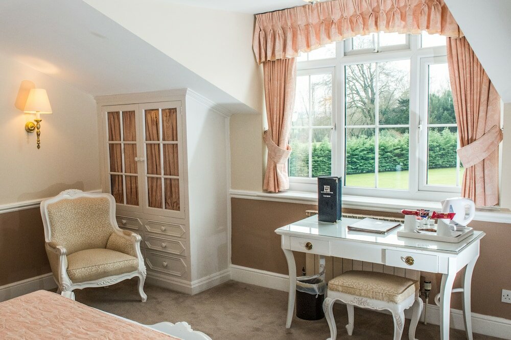 Фото Manor of Groves