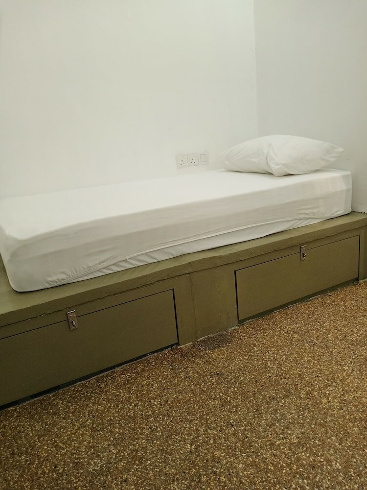 Фото Beds In Garden Hostel Sdn Bhd