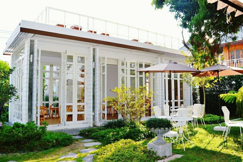 Гостиница Eat Sleep Cafe & Bed в Чианграе