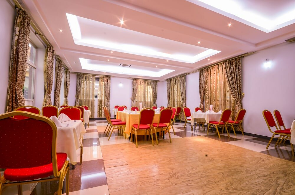 Фото Emperor Hotels