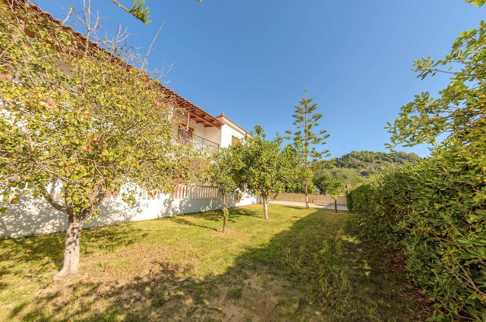 Фото Kiki Studios & Apartments