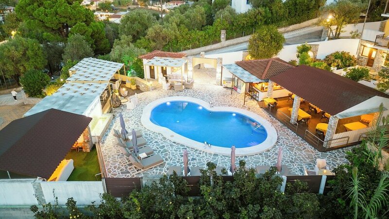 Гостиница Skiathos Island Suites