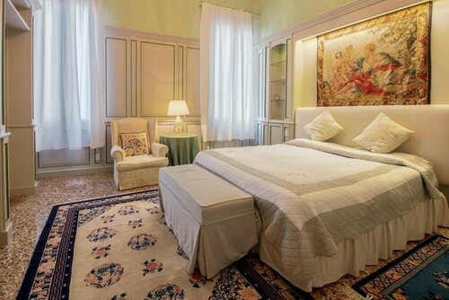 Гостиница Fortuny 3967 Luxury Suites Wine - Ve-l736-sanm3967at в Венеции
