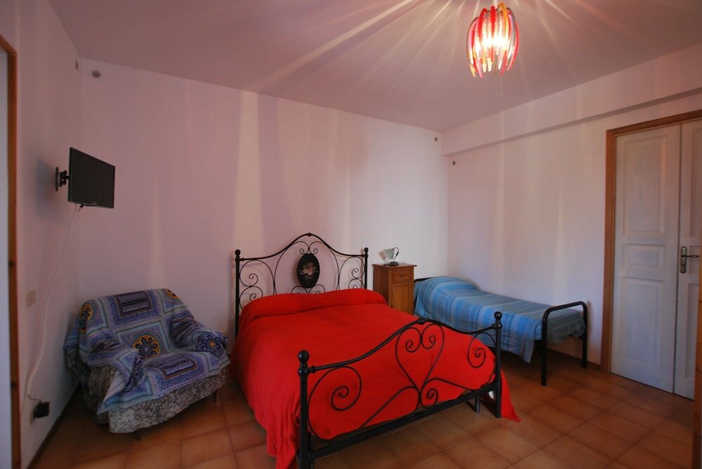 Фото Canneto Beach