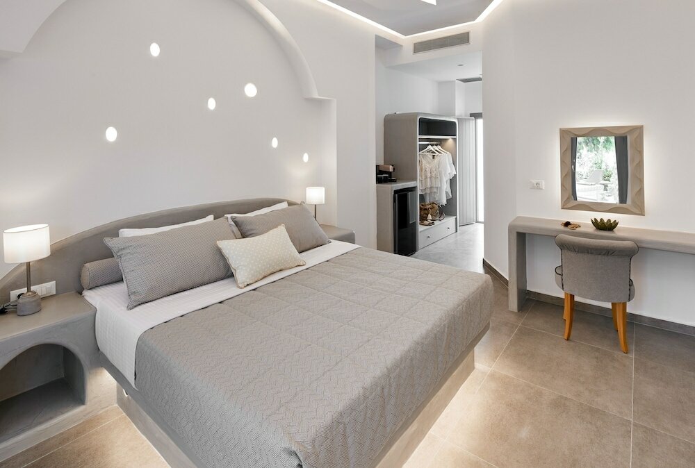 Фото Amara Suites Santorini