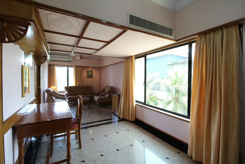 Фото Mayura Residency