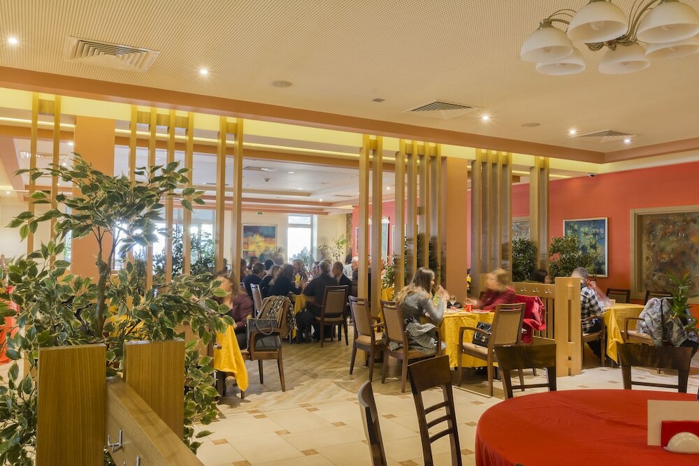 Фото Hotel Lirak