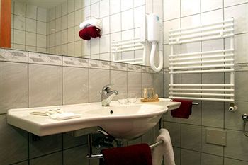 Фото Hotel Lav Vukovar