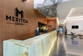 Фото Meriton Suites Herschel Street