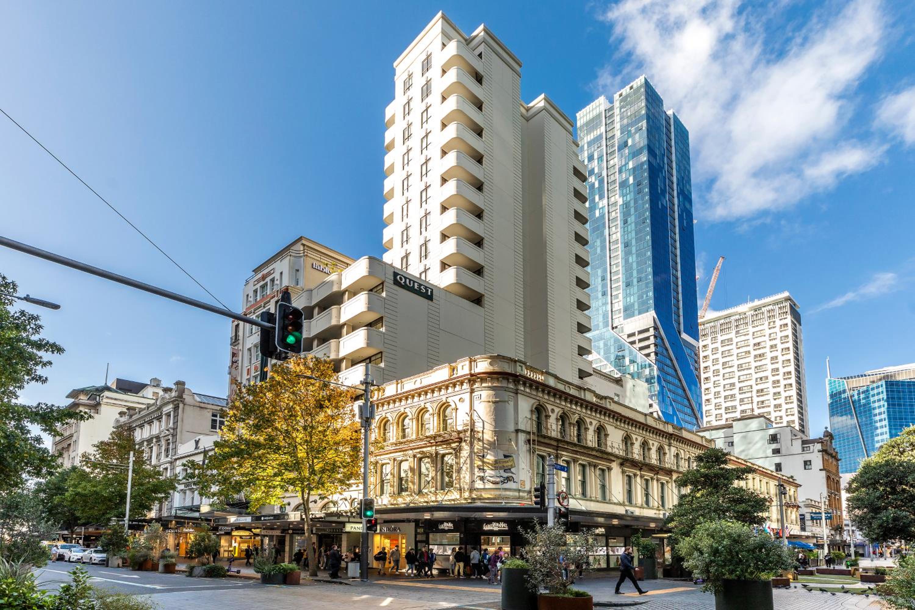 Фото Quest on Queen