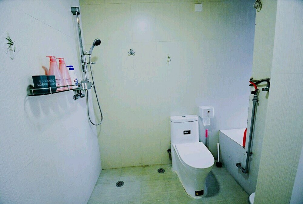 Фото Avatar Gallery Large Queen Bed & High Rise View