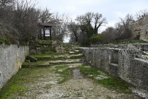 Руины Монетного двора (Autonomous Republic of Crimea, Bakhchisarayskiy rayon, Landshaftno-rekreatsionny park regionalnogo znacheniya Bakhchisaray), landmark, attraction