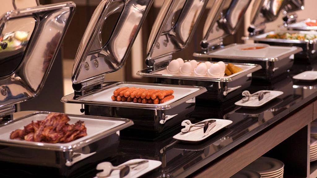 Фото Ramada Hotel & Suites by Wyndham Yerevan