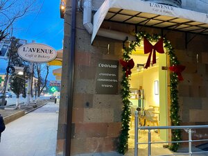 L’avenue (Tigran Mets Avenue, 41), cafe