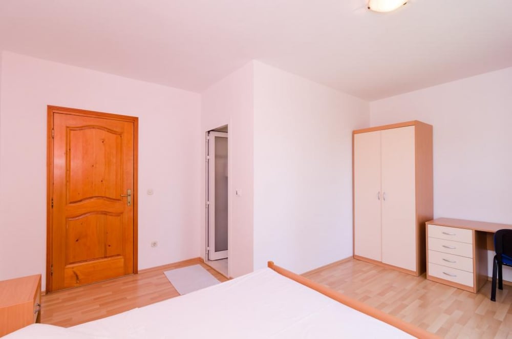 Фото Apartments Plavac Mali