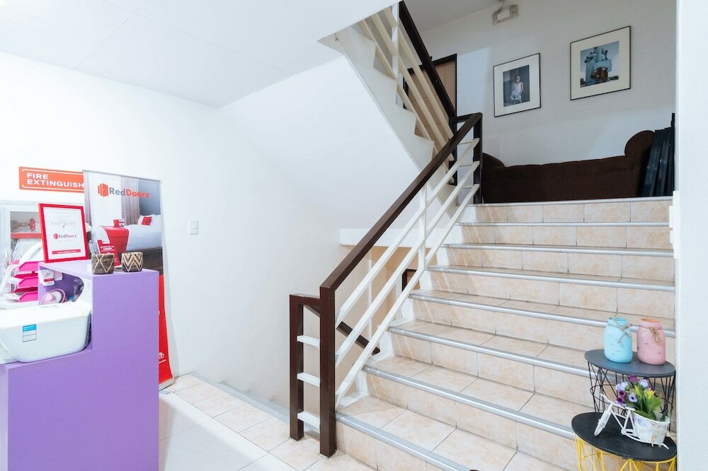 Фото RedDoorz Plus near Robinsons Place Manila